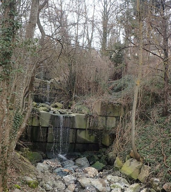 Seuils de correction torrentielle sur le ruisseau du Champagne,